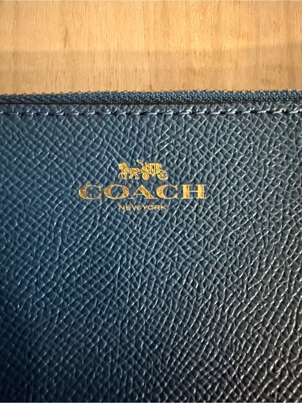 Coach Blue Leather Card Case/wristlet with Gold Logo NWOT - Picture 2 of 8